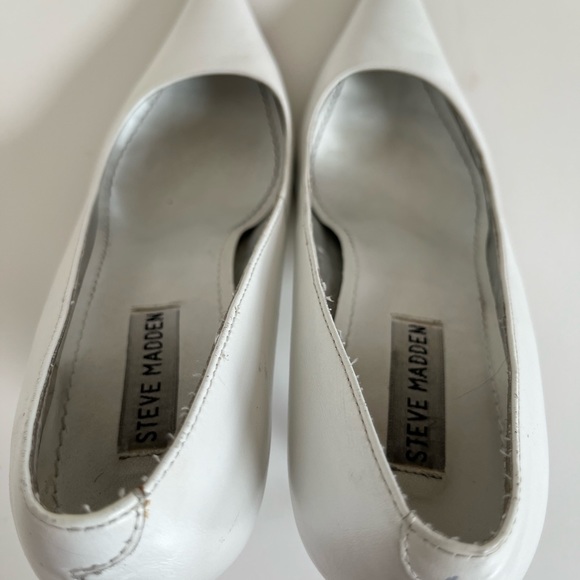 Size 8 White Steve Madden pumps - Picture 2 of 9